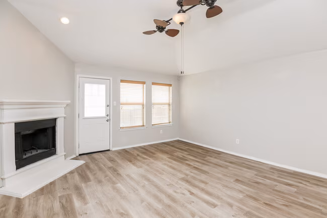 1842 Reynolds St Lancaster, TX 75134 photo 5