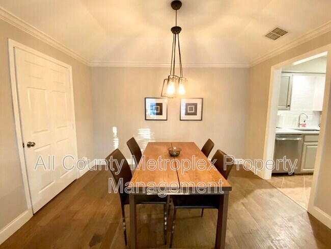823 Saint Paul Court, Richardson, TX 75080 photo 3