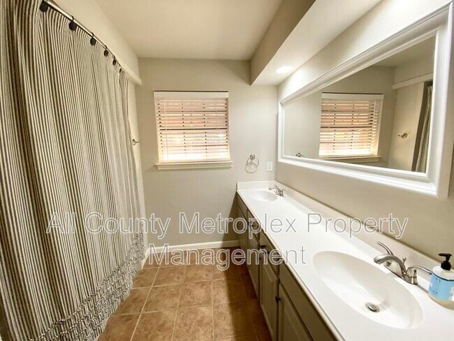 823 Saint Paul Court, Richardson, TX 75080 photo 5