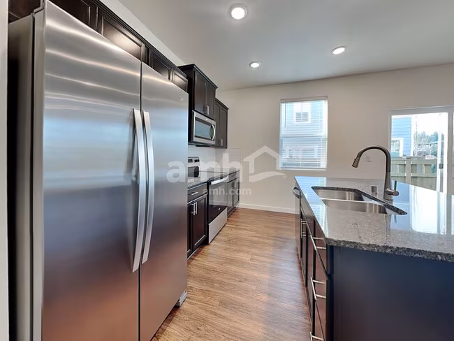 23297 SE Dogwood St Black Diamond, WA 98010 photo 3