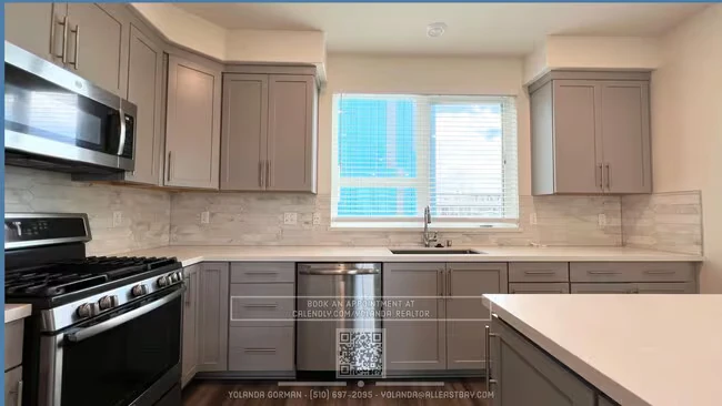 4080 Linden St Oakland, CA 94608 photo 5
