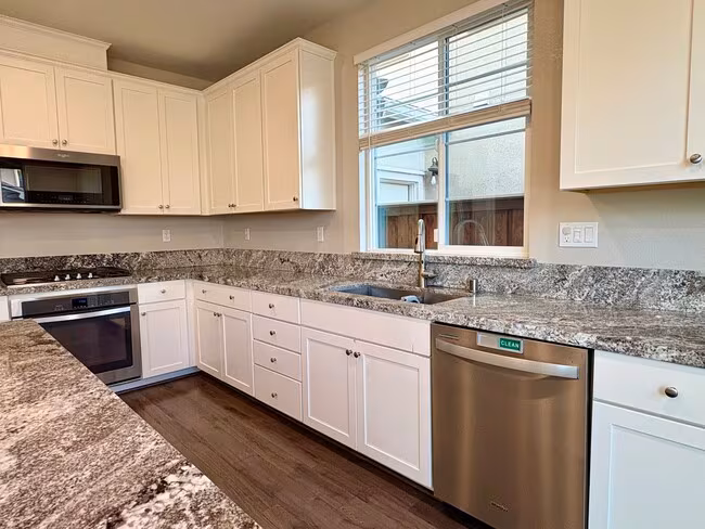Beautiful 4 Bedroom 3 Full Bath Home in Brentwood with Solar photo 5