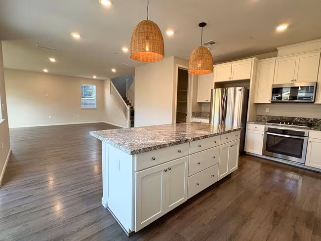 Beautiful 4 Bedroom 3 Full Bath Home in Brentwood with Solar photo 4