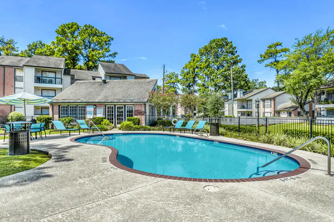 Brandon Oaks Apartments photo 3