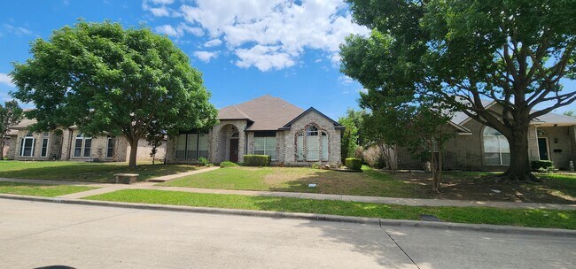 5905 Longo Dr photo 2