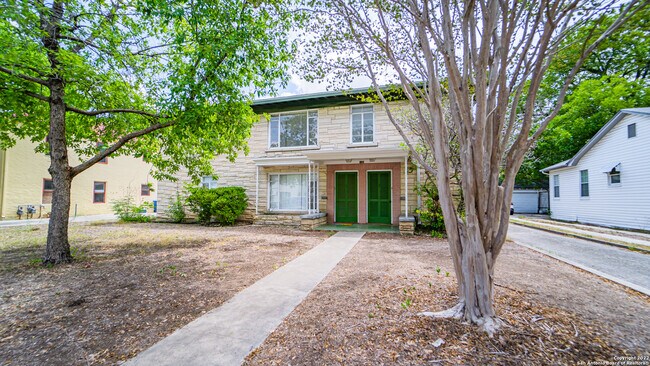 130 E Norwood Ct San Antonio, TX 78212 photo 2