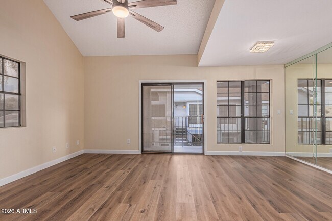8888 N 47th Ave Glendale, AZ 85302 photo 4