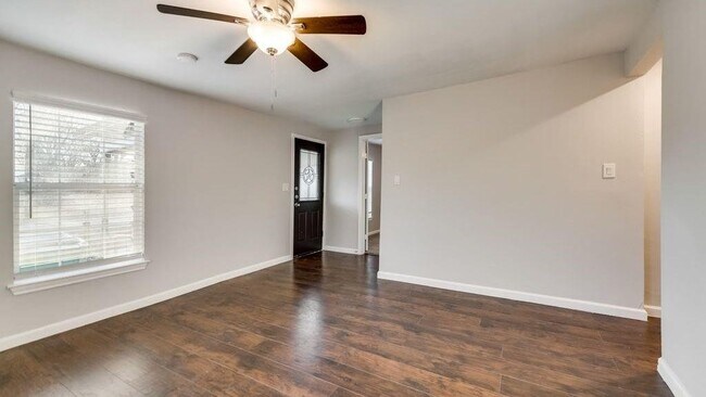 905 North Bradley Street, Mckinney, TX 75069 photo 4