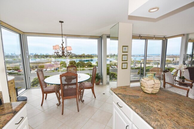 1770 Avenida Del Mundo Coronado, CA 92118 photo 3