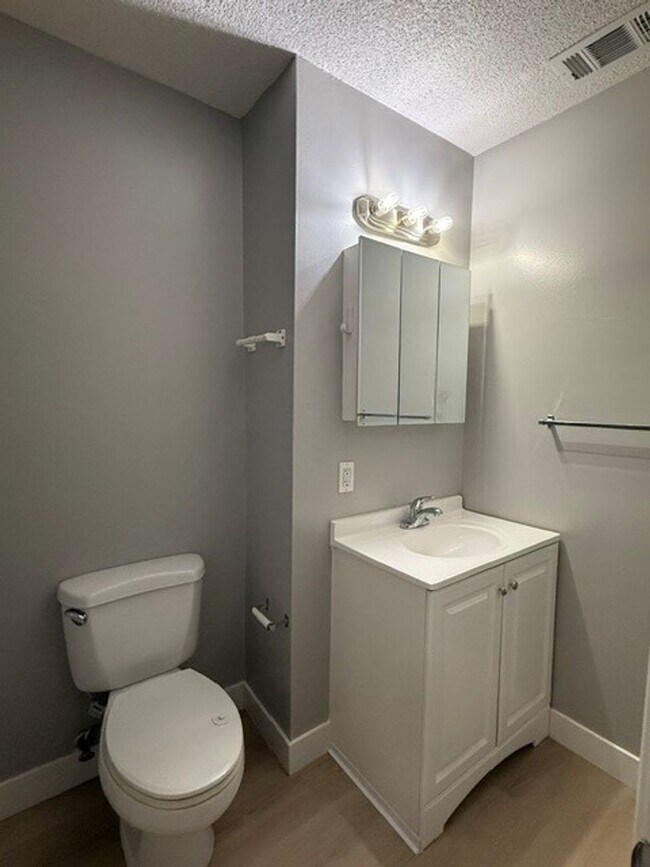 2615 Pendragon Ln San Jose, CA 95116 photo 4