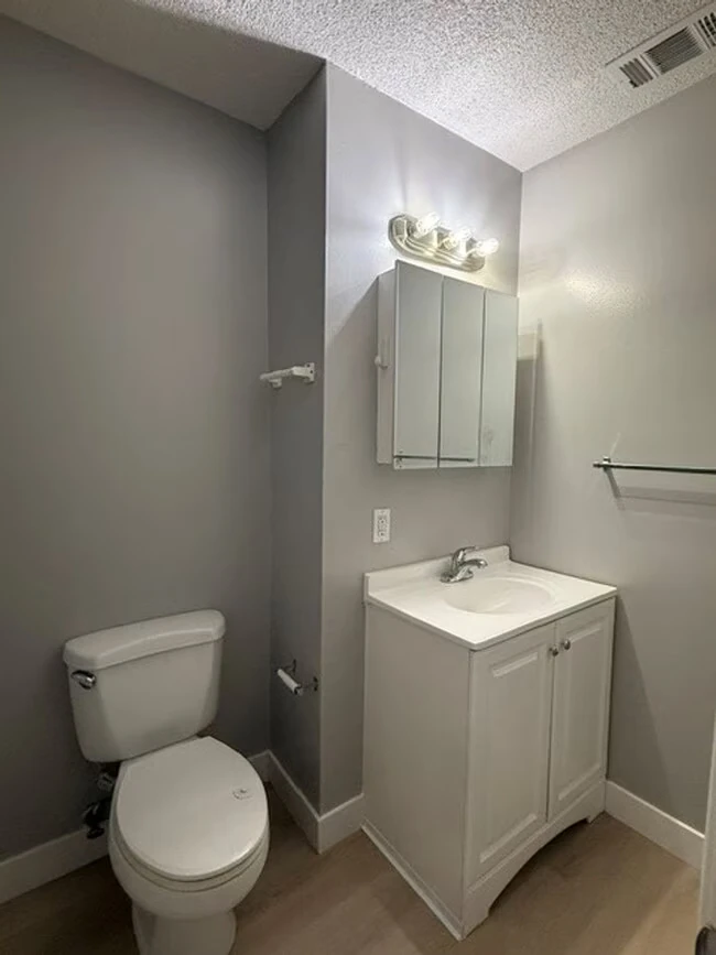 2615 Pendragon Ln San Jose, CA 95116 photo 4
