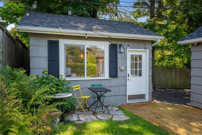 8725 29th Ave NW Seattle, WA 98117 photo 2