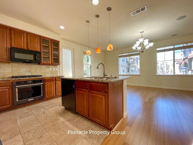 500 Brisa Suave Common Milpitas, CA 95035 photo 5