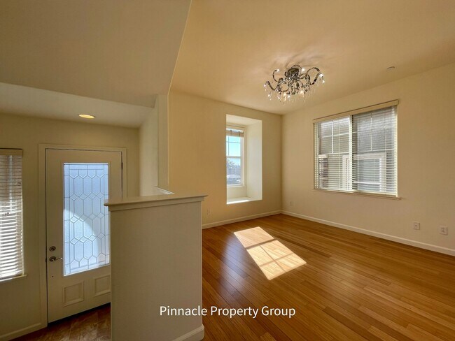 500 Brisa Suave Common Milpitas, CA 95035 photo 3