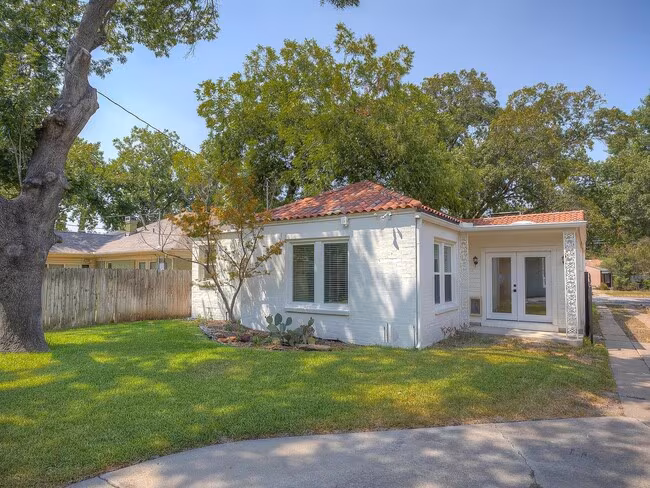 2917 Benbrook Boulevard, Fort Worth, TX 76109 photo 4