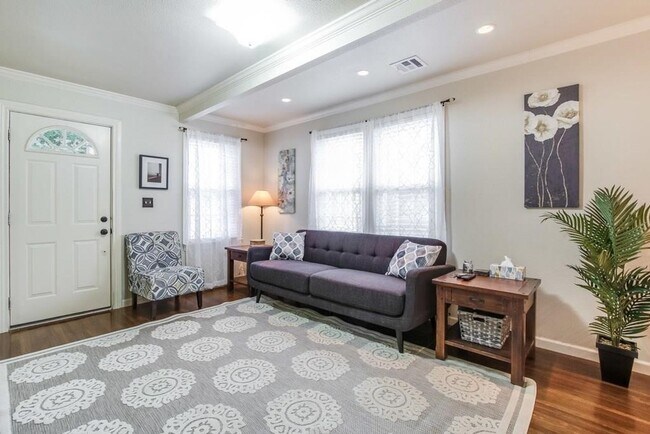 2404 Thornton Rd. photo 5