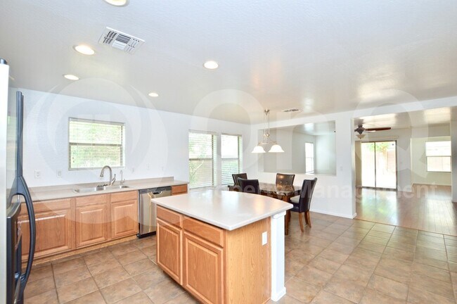 1922 E Patrick Ln Phoenix, AZ 85024 photo 4