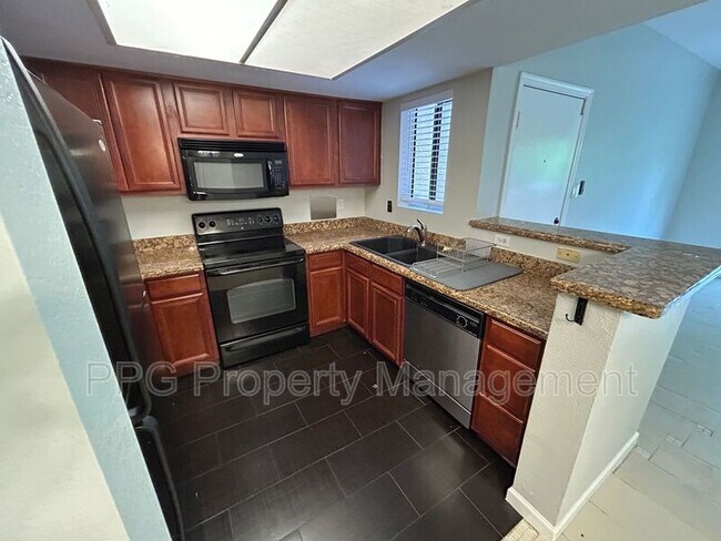 5757 W Eugie Avenue photo 2
