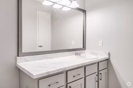 Oaks at Creekside Apartments photo 5