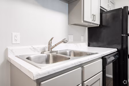 Oaks at Creekside Apartments photo 4