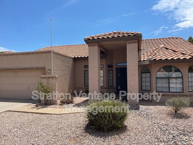 1915 E Kentucky Ln photo 2