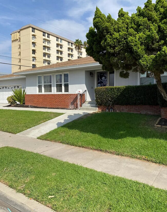 5071 55th St San Diego, CA 92115 photo 3