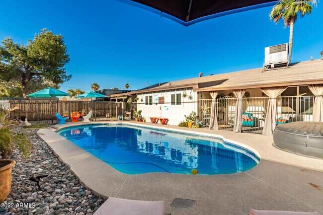 12728 N 40th Pl Phoenix, AZ 85032 photo 4