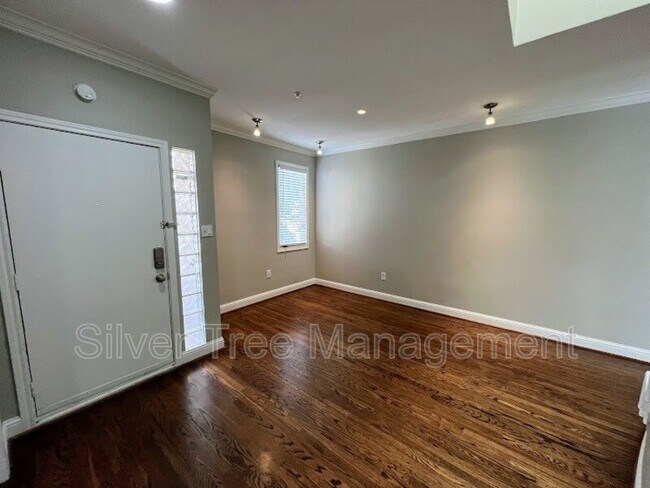4040 Avondale Ave Dallas, TX 75219 photo 5