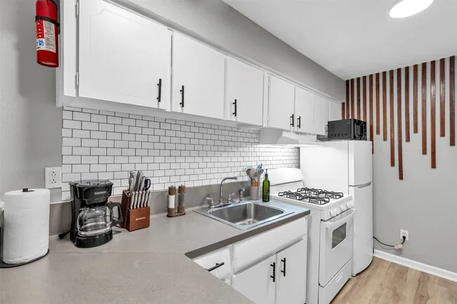 Richmond Terrace Apartments photo 4