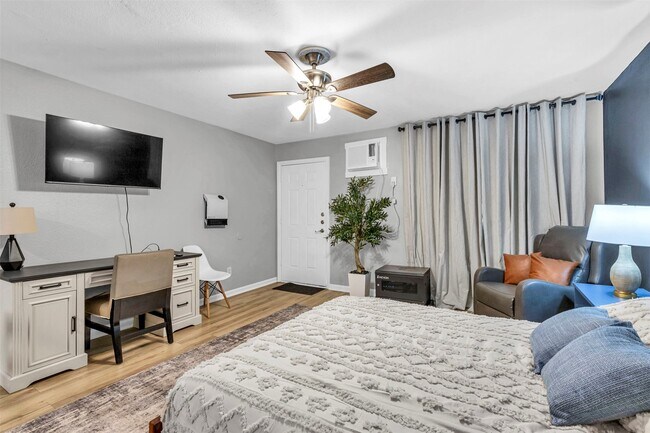 Richmond Terrace Apartments photo 2