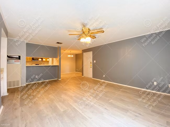 1202 Thorpe Ln San Marcos, TX 78666 photo 2