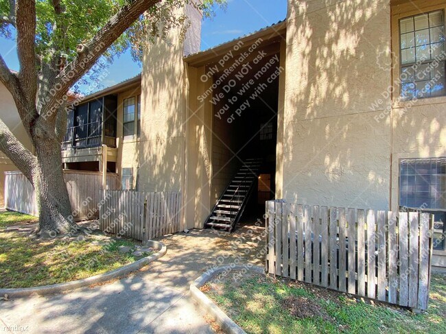 1202 Thorpe Ln San Marcos, TX 78666 photo 4