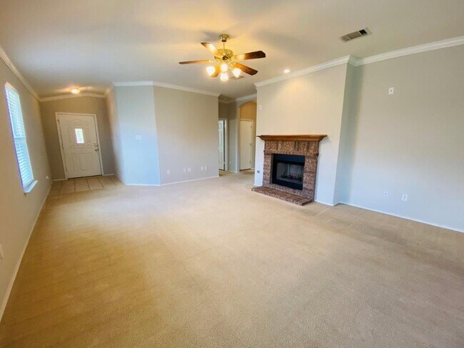 207 Golden Gate Dr Leander, TX 78641 photo 4
