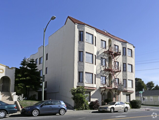 Bancroft Fairfax Apartments photo 2