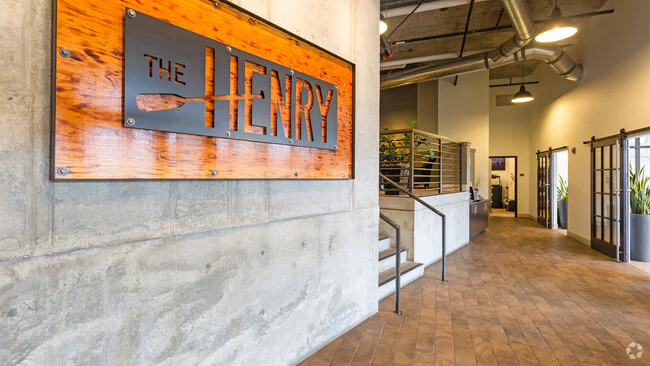 The Henry photo 5