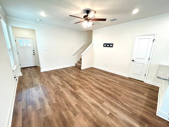 10327 Candlewood Wy San Antonio, TX 78245 photo 4