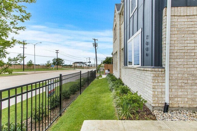 7604 Resting Mews, North Richland Hills, TX 76182 photo 3
