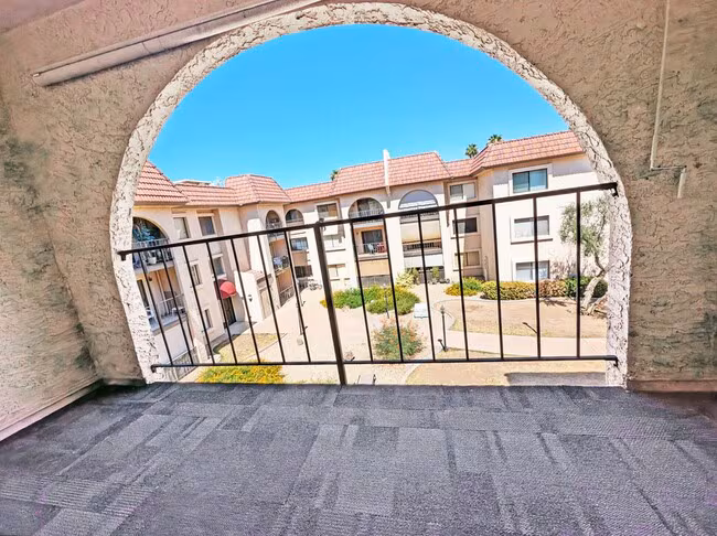 3033 E Devonshire Ave Phoenix, AZ 85016 photo 5