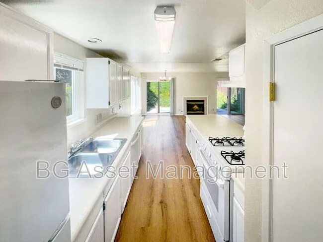 810 Third St Rodeo, CA 94572 photo 3