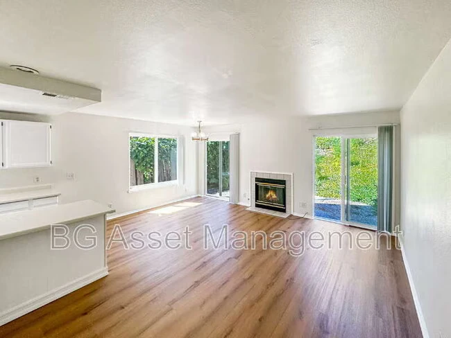 810 Third St Rodeo, CA 94572 photo 2