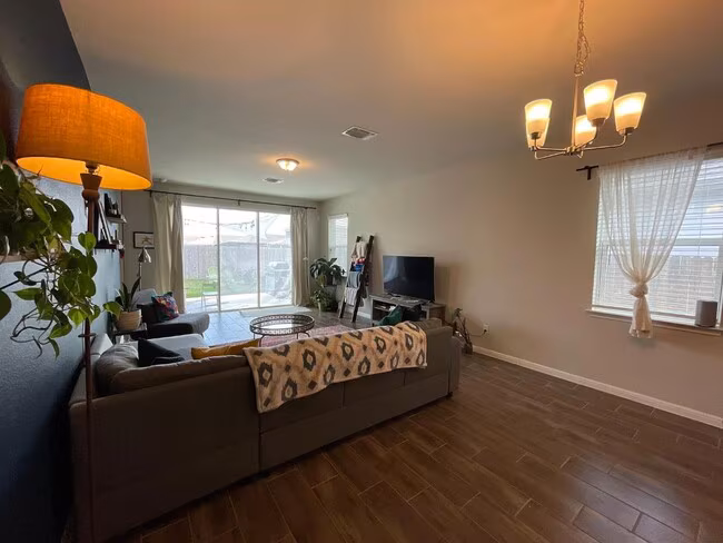 128 Lacey Oak Lp San Marcos, TX 78666 photo 5