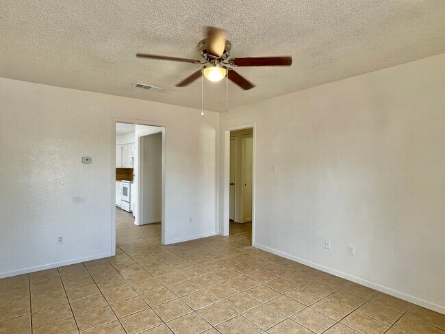 219 E Beeline Ln Harker Heights, TX 76548 photo 2