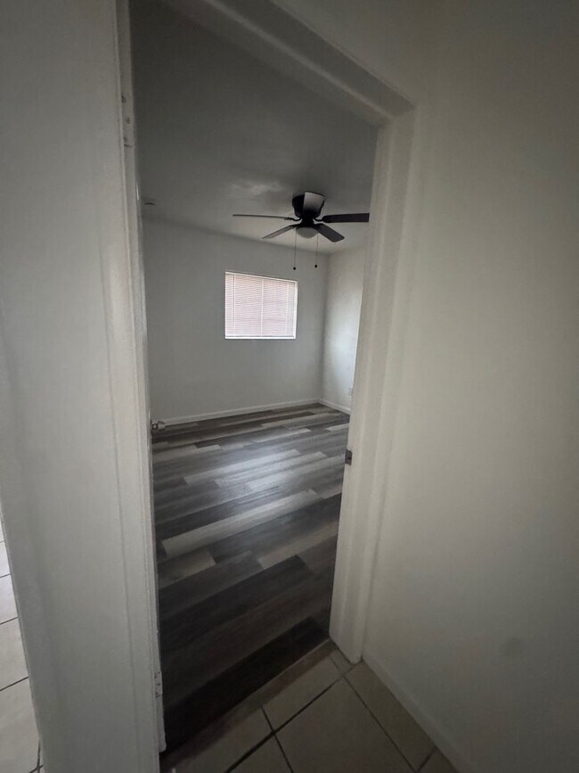 809 S 33rd St San Diego, CA 92113 photo 4