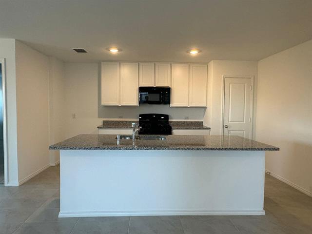 2824 Eppright Drive, Little Elm, TX 75068 photo 4