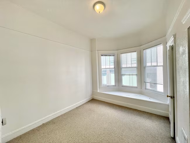 585 Birch St San Francisco, CA 94102 photo 2