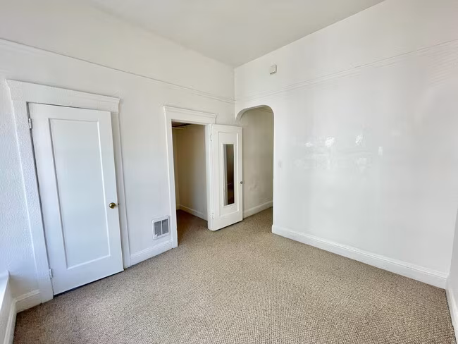 585 Birch St San Francisco, CA 94102 photo 4