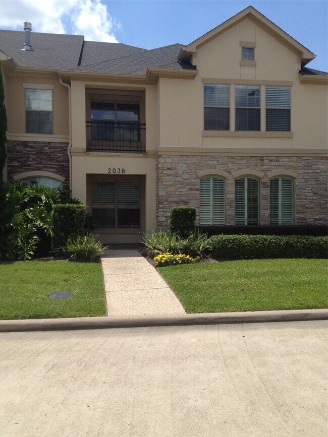 2038 Palm Forest Lane, Houston, TX 77077 photo 2