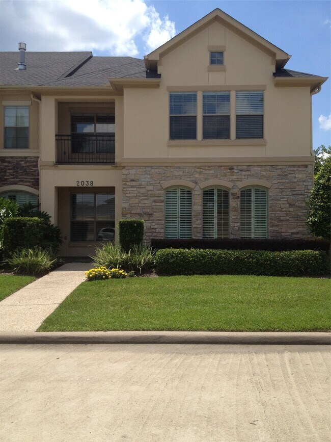 2038 Palm Forest Lane, Houston, TX 77077 photo 4