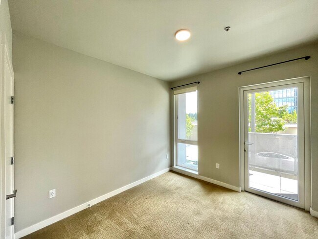 1085 103rd Ave NE Bellevue, WA 98004 photo 5