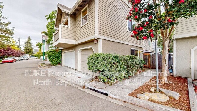2176 Naomi Pl Santa Rosa, CA 95403 photo 2